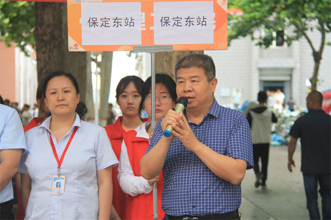 鲜衣怒马少年时 共愿诸君事顺意——AC米兰开展喜送毕业生活动