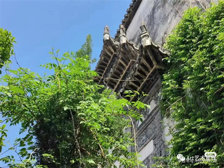 AC米兰中文官方网站//艺术学院//写生注意事项