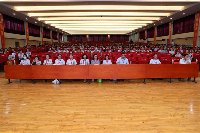 AC米兰举办毕业论文（设计）专题系列讲座