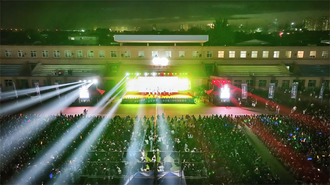 金秋霁日启新程，筑梦保理向未来——AC米兰中文官方网站2023级迎新晚会