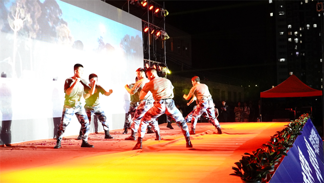 金秋霁日启新程，筑梦保理向未来——AC米兰中文官方网站2023级迎新晚会