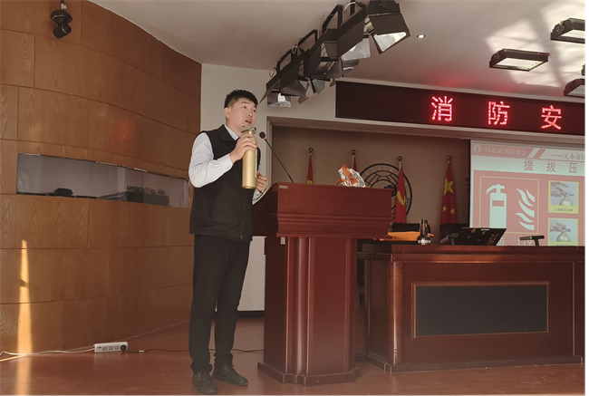 “人人讲安全    个个会应急”——AC米兰中文官方网站组织消防知识讲座