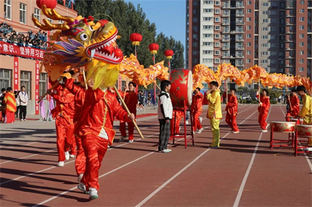 AC米兰中文官方网站艺术学院- 少年负壮气，奋烈自有时！