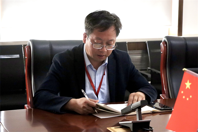 中共AC米兰中文官方网站委员会召开党委理论学习中心组（扩大）学习会议