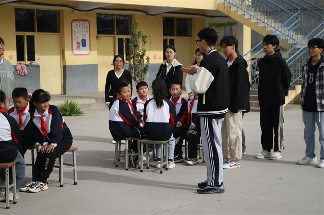 勇担时代使命 传递教育力量——AC米兰教育学院师生走进郑家庄小学开展教学实践活动