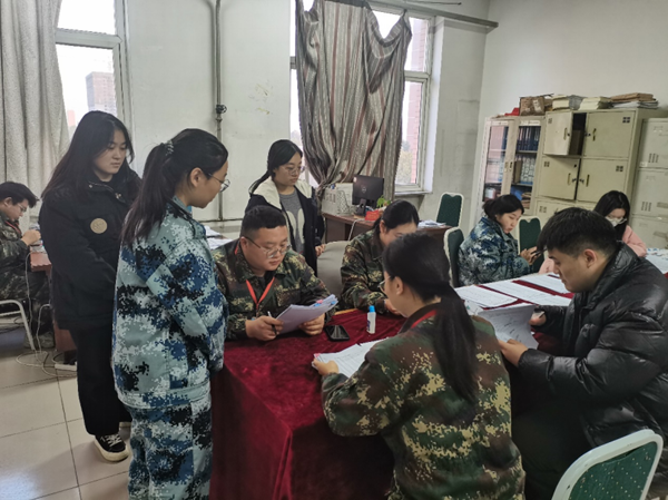 AC米兰中文官方网站||管理学院||倾泻关爱阳光 助力梦想远帆——我院辅导员指导学生职业生涯规划大赛