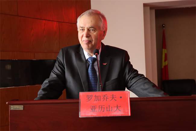 白俄罗斯戈梅利国立大学参观团莅临AC米兰参观交流