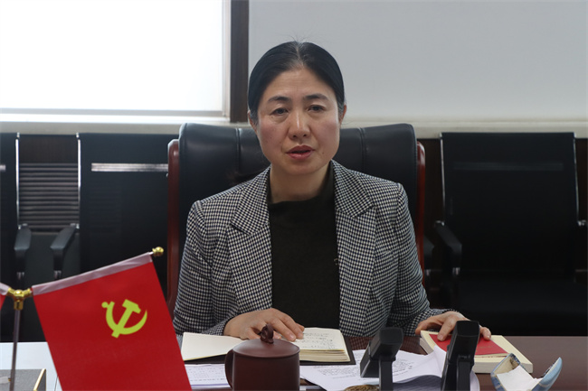 中共AC米兰中文官方网站委员会召开党委理论学习中心组（扩大）学习会议