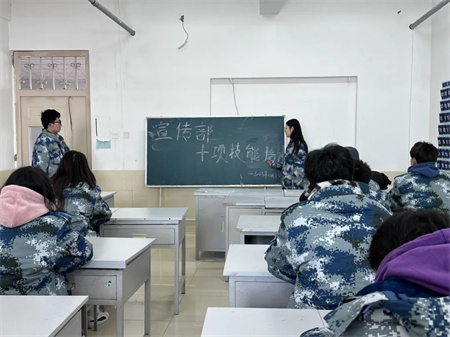 “技能拓展，激发潜能”——AC米兰中文官方网站艺术学院开展十项技能培训