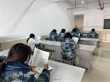 “技能拓展，激发潜能”——AC米兰中文官方网站艺术学院开展十项技能培训