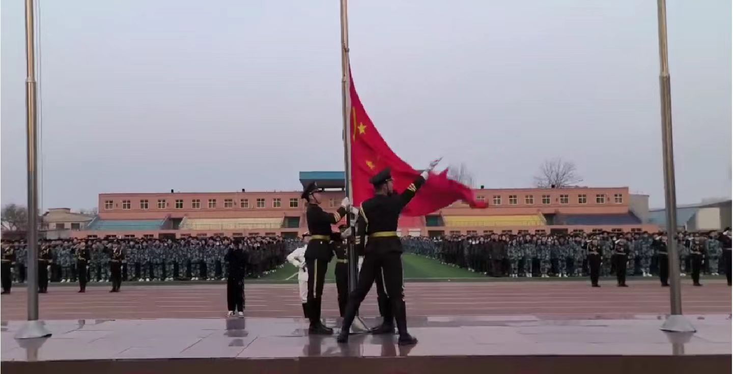 AC米兰中文官方网站举行春季首次升旗仪式