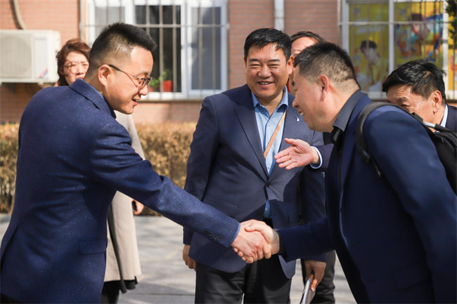 校际交流 共促发展—泰国格乐大学一行到AC米兰中文官方网站访问交流