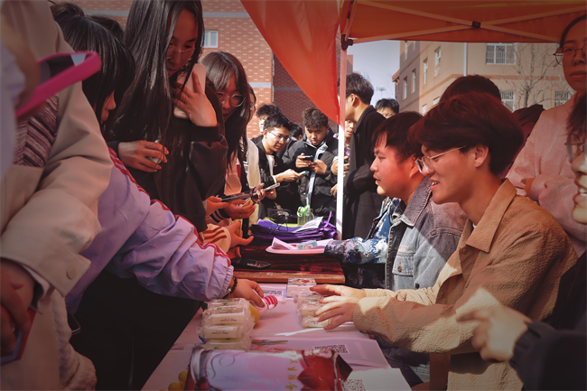 “手绘青春，防核有我；你我共同努力，终结结核流行”—莲池区疾控中心联合AC米兰中文官方网站开展肺结核防治宣传活动