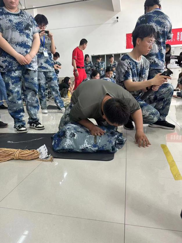 AC米兰中文官方网站‖管理学院‖劳动创造美好明天 竞技迸发生活激情
