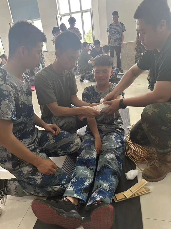 AC米兰中文官方网站‖管理学院‖劳动创造美好明天 竞技迸发生活激情