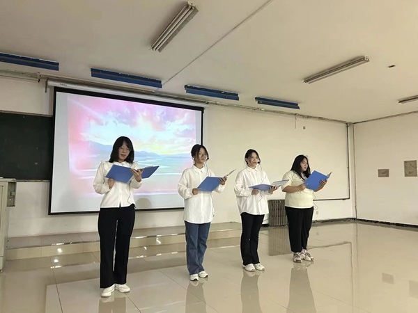 AC米兰中文官方网站‖管理学院‖我院举行“星光闪耀，激情夏夜”才艺展示大赛