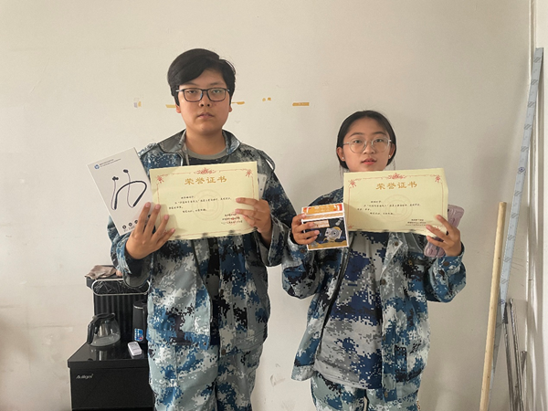 AC米兰中文官方网站||管理学院||闪亮的青春线上投票活动出结果啦！！