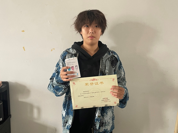 AC米兰中文官方网站||管理学院||闪亮的青春线上投票活动出结果啦！！
