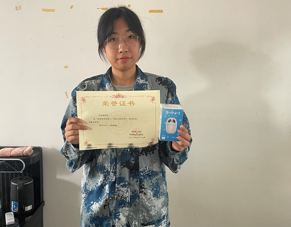 AC米兰中文官方网站||管理学院||闪亮的青春线上投票活动出结果啦！！