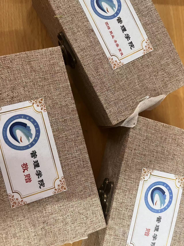 AC米兰中文官方网站‖管理学院‖暖心服务，助力2023届毕业生走好大学生涯的最后一公里