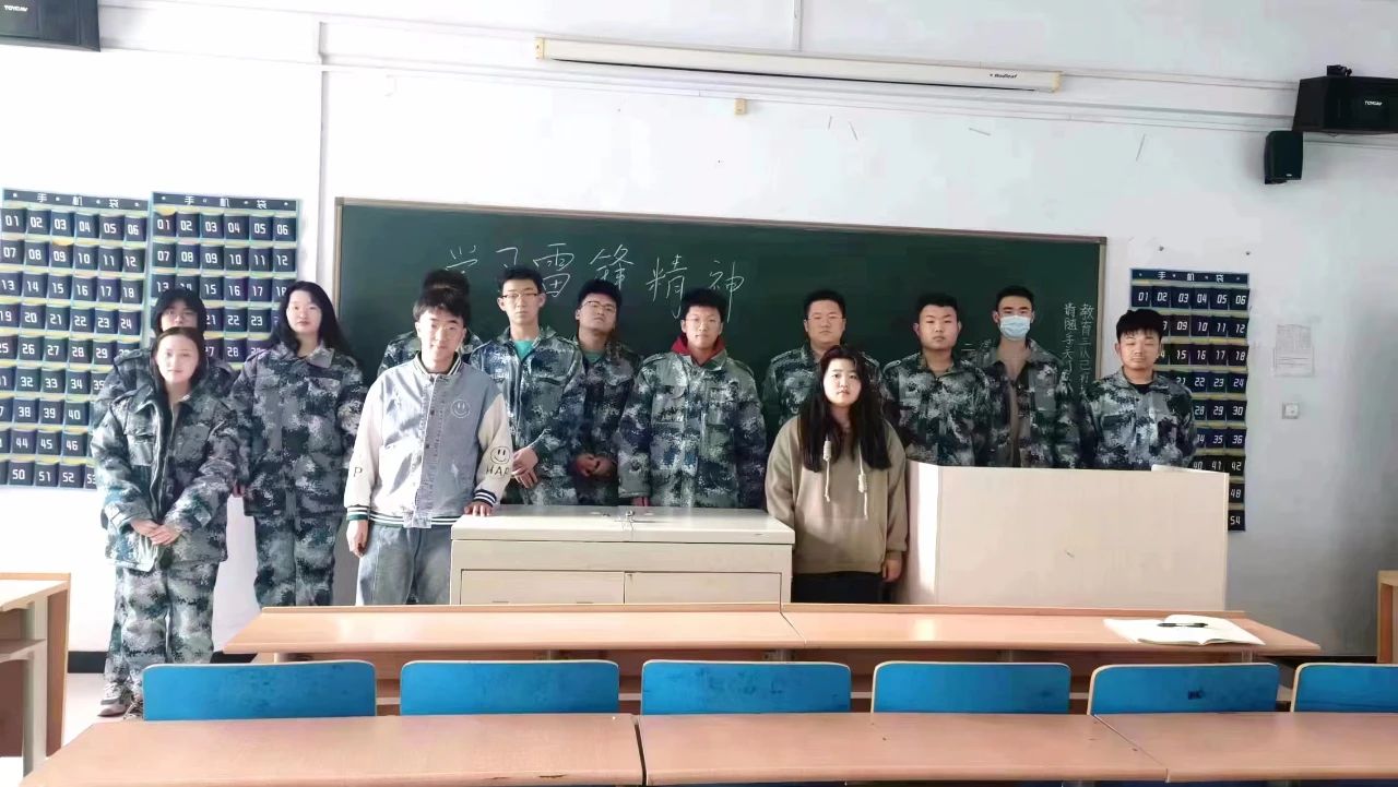 AC米兰中文官方网站||管理学院||我为同学做实事|永葆初心 服务师生
