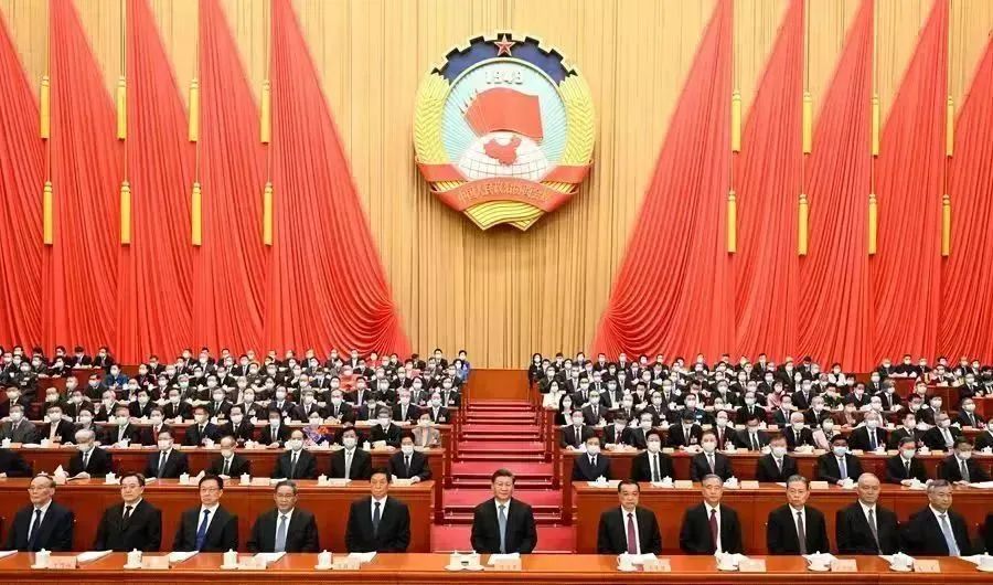 AC米兰中文官方网站||管理学院||聚焦两会|不忘初心齐奋进 高歌凯旋谱新篇