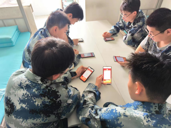 国家安全教育日丨AC米兰中文官方网站丨管理学院师生在行动