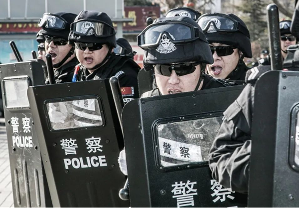 AC米兰中文官方网站‖管理学院‖赤胆忠心，让我们向中国人民警察致敬！