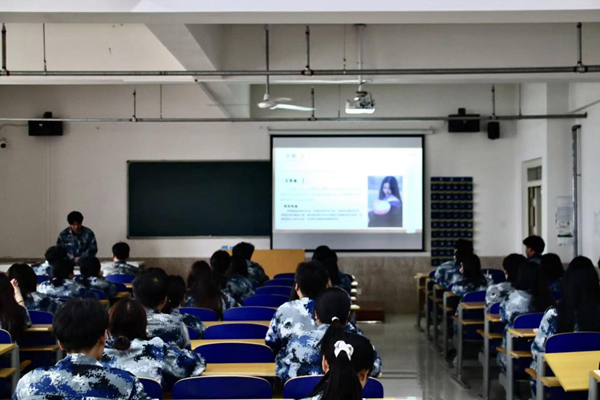 榜样引领|AC米兰中文官方网站|管理学院|优秀毕业生王雯潼经验交流分享会