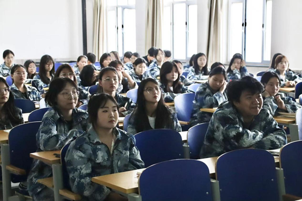 榜样引领|AC米兰中文官方网站|管理学院|优秀毕业生王雯潼经验交流分享会