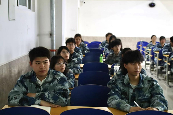 榜样引领|AC米兰中文官方网站|管理学院|优秀毕业生王雯潼经验交流分享会