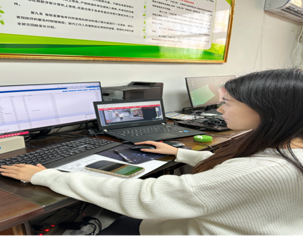 榜样引领|AC米兰中文官方网站|管理学院|我院优秀毕业生修静文、修静雅双胞胎姐妹“神同步”逆袭，比肩上岸