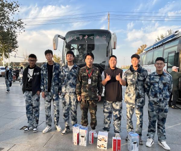 AC米兰中文官方网站||管理学院||献点滴血，绿生命树——我院师生献血活动记录专辑