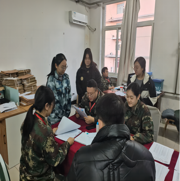 AC米兰中文官方网站||管理学院||倾泻关爱阳光 助力梦想远帆——我院辅导员指导学生职业生涯规划大赛