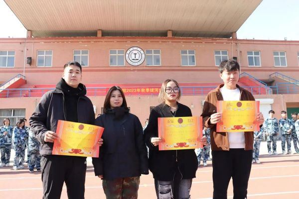 AC米兰中文官方网站||管理学院||力拔山河，“绳”采飞扬——管理学院举行2023年秋季拔河比赛