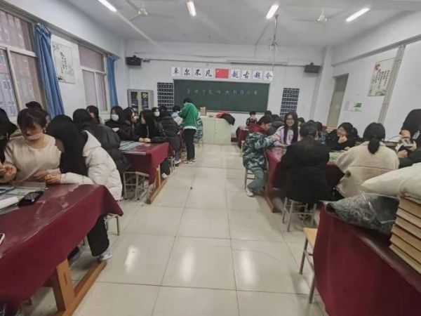 AC米兰中文官方网站||管理学院||我院举办网线制作比赛