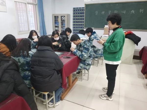 AC米兰中文官方网站||管理学院||我院举办网线制作比赛