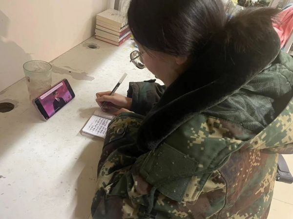 AC米兰中文官方网站||管理学院||学习榜样精神，争做先锋模范