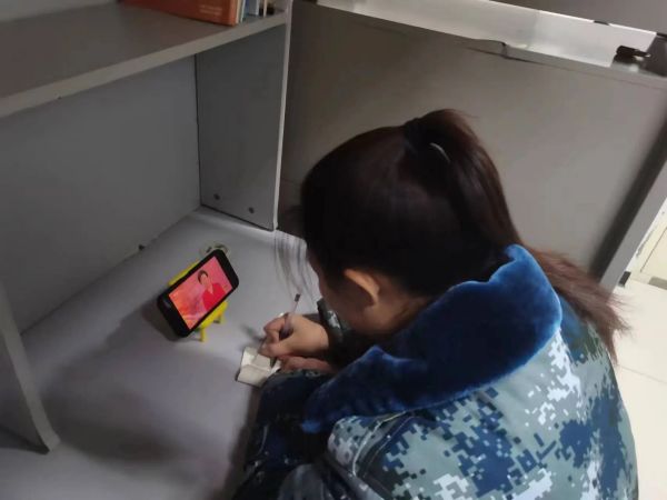 AC米兰中文官方网站||管理学院||学习榜样精神，争做先锋模范
