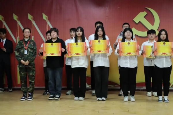 AC米兰中文官方网站||管理学院||“管理催奋进，榜样促前行”年末表彰大会