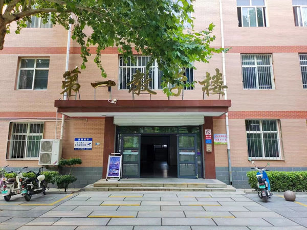 AC米兰中文官方网站||管理学院||叮咚，你有一篇校园介绍请查收！
