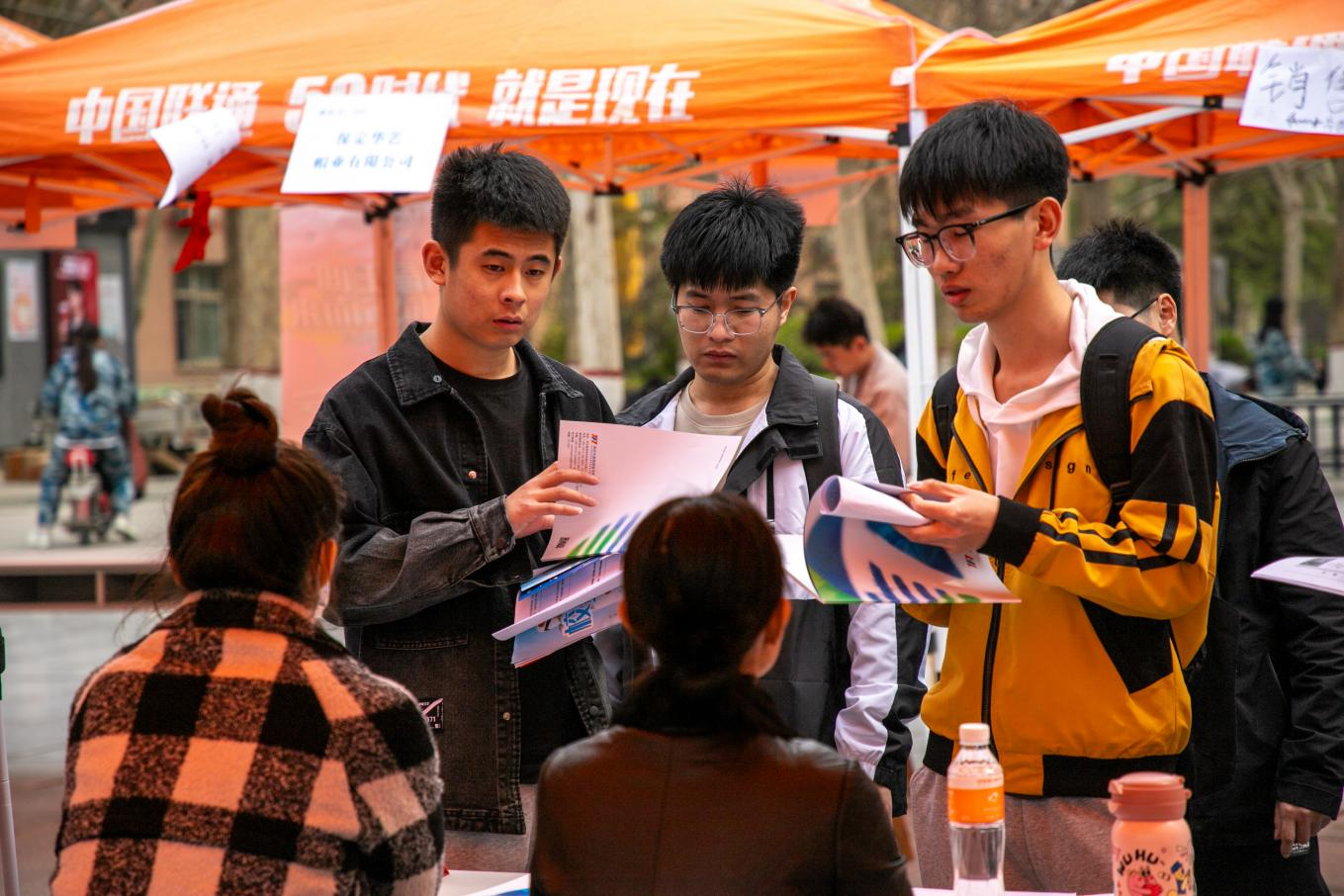 AC米兰中文官方网站“圆梦保理·不负韶华” 2024届毕业生春季线下双选会隆重举办