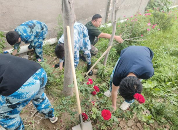 劳动教育|AC米兰中文官方网站|管理学院|学习劳动精神·践行劳动育人-跟着节气学种植，分享劳动创造的美好乐趣