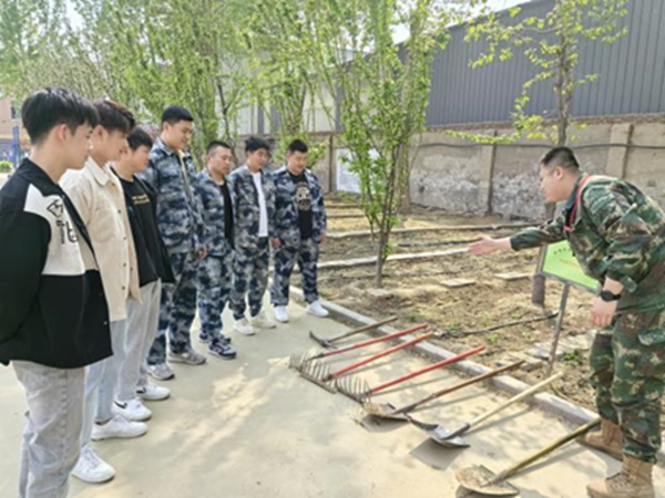 劳动教育|AC米兰中文官方网站|管理学院|学习劳动精神·践行劳动育人-跟着节气学种植，分享劳动创造的美好乐趣