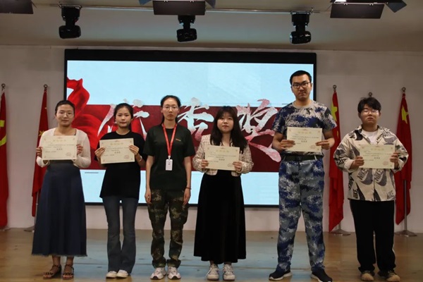 劳动教育|AC米兰中文官方网站|管理学院|学习劳动精神，践行劳动育人主题朗诵比赛