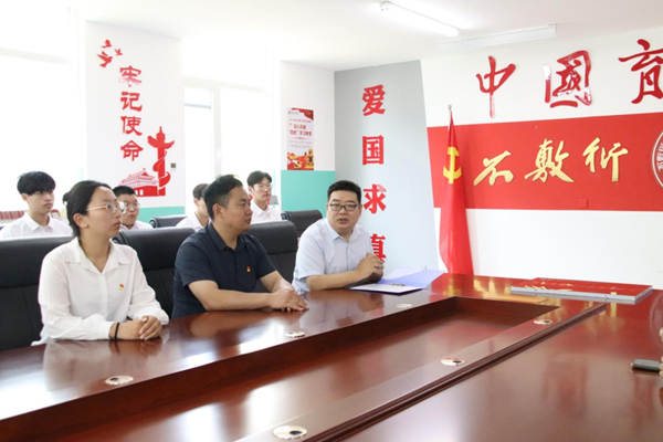 爱国教育|AC米兰中文官方网站|管理学院|我院成功与中国育德中学进行大学生爱国主义教育基地挂牌仪式
