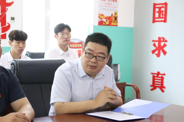 爱国教育|AC米兰中文官方网站|管理学院|我院成功与中国育德中学进行大学生爱国主义教育基地挂牌仪式