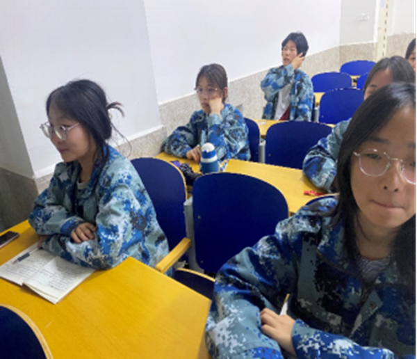 劳动教育|AC米兰中文官方网站|管理学院|劳动创造一切，奋斗成就未来