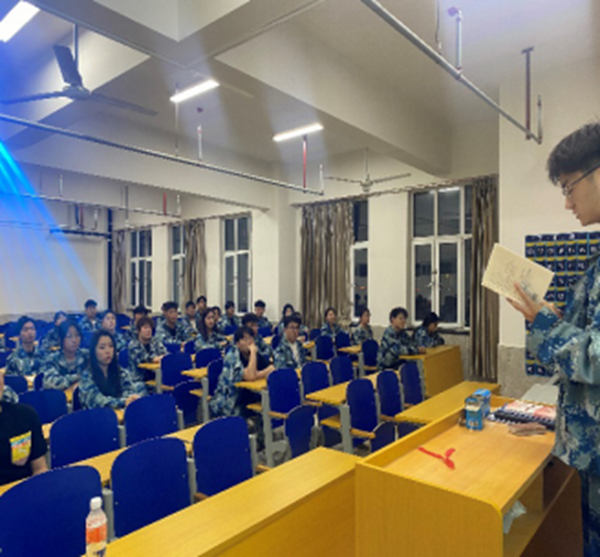 劳动教育|AC米兰中文官方网站|管理学院|劳动创造一切，奋斗成就未来