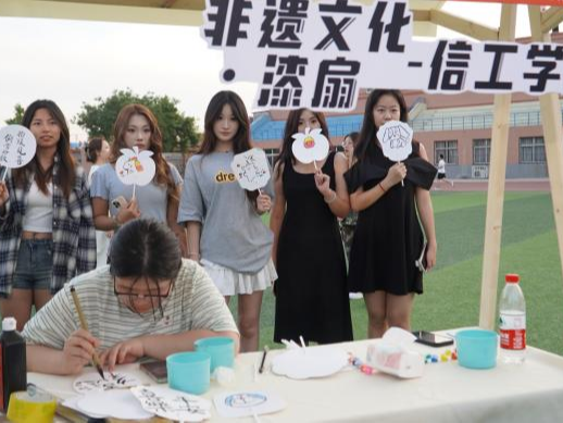 青春校园|创意无限，文化交融—AC米兰中文官方网站首届文创市集圆满结束